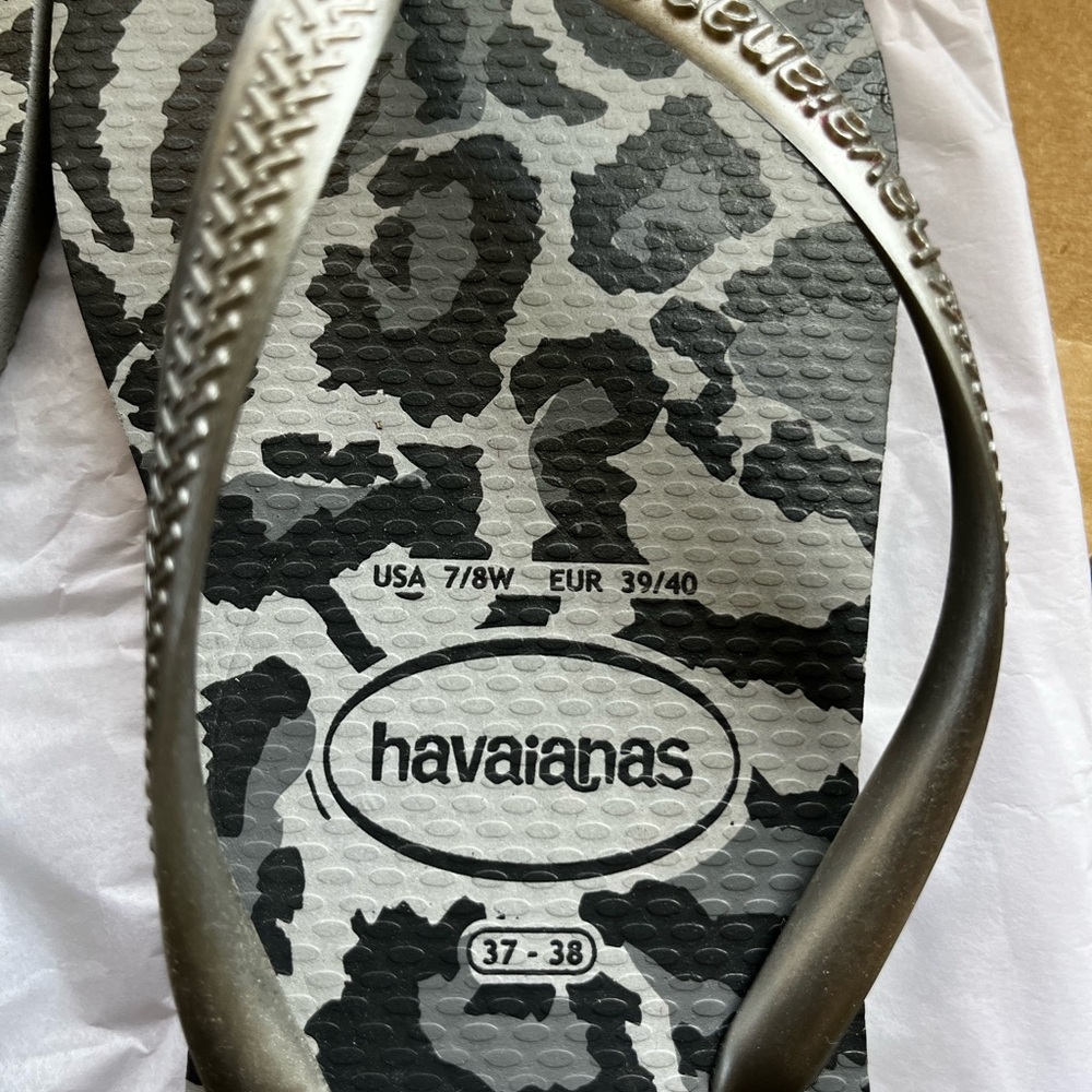 Havaianas Silver Strap Gray & Black leopard Flip Flops - Picture 3 of 3